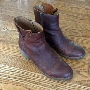 Sperry leather boots
